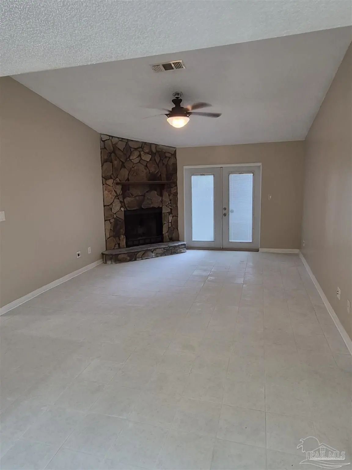 Photo of Listing #688212