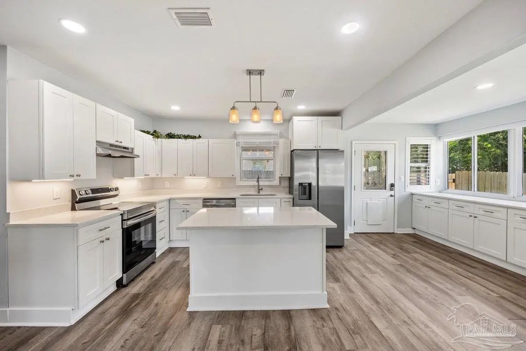 2931 N 15th Ave, Pensacola