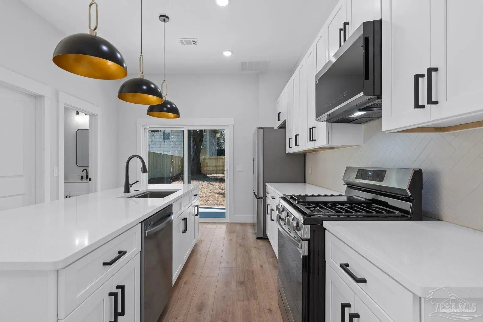 Photo of Listing #677716