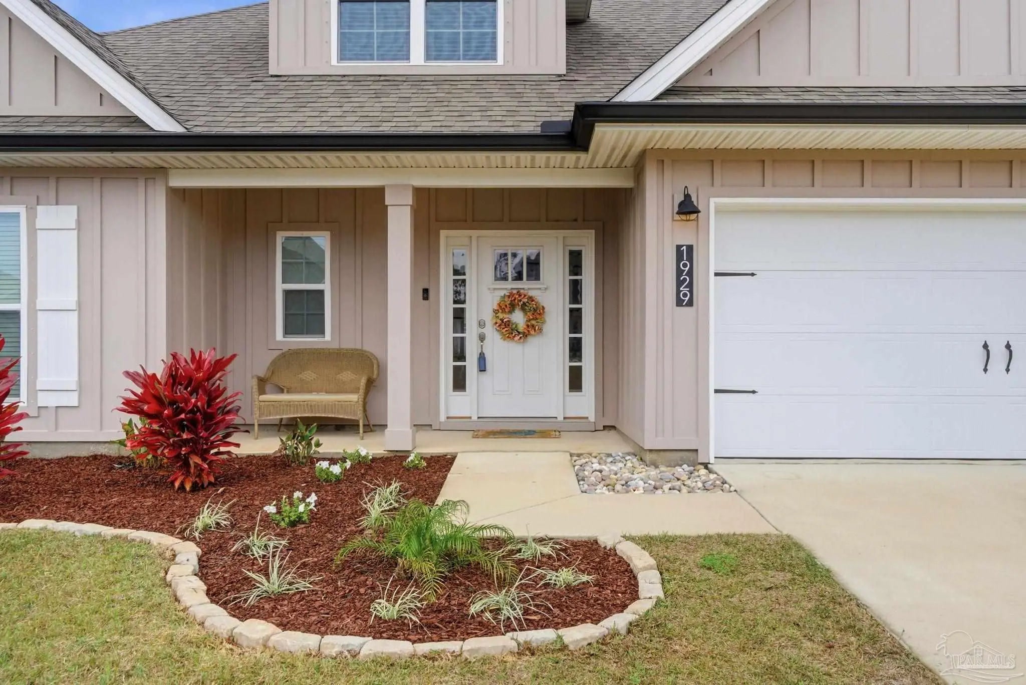 Photo of Listing #672198