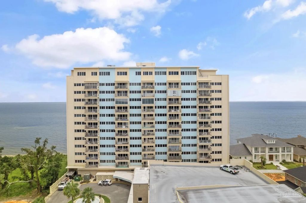 825 Bayshore Dr #700, Pensacola
