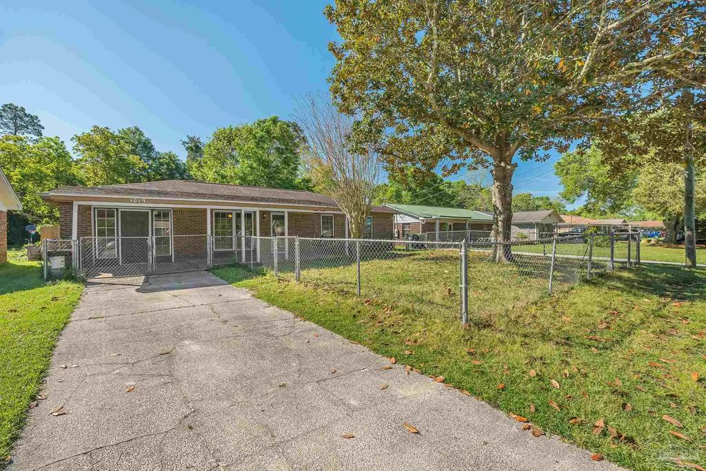 1019 Woodbury Pl, Cantonment