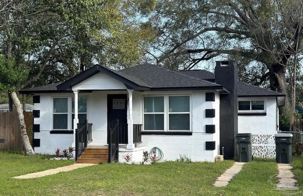 1020 W Maxwell St, Pensacola