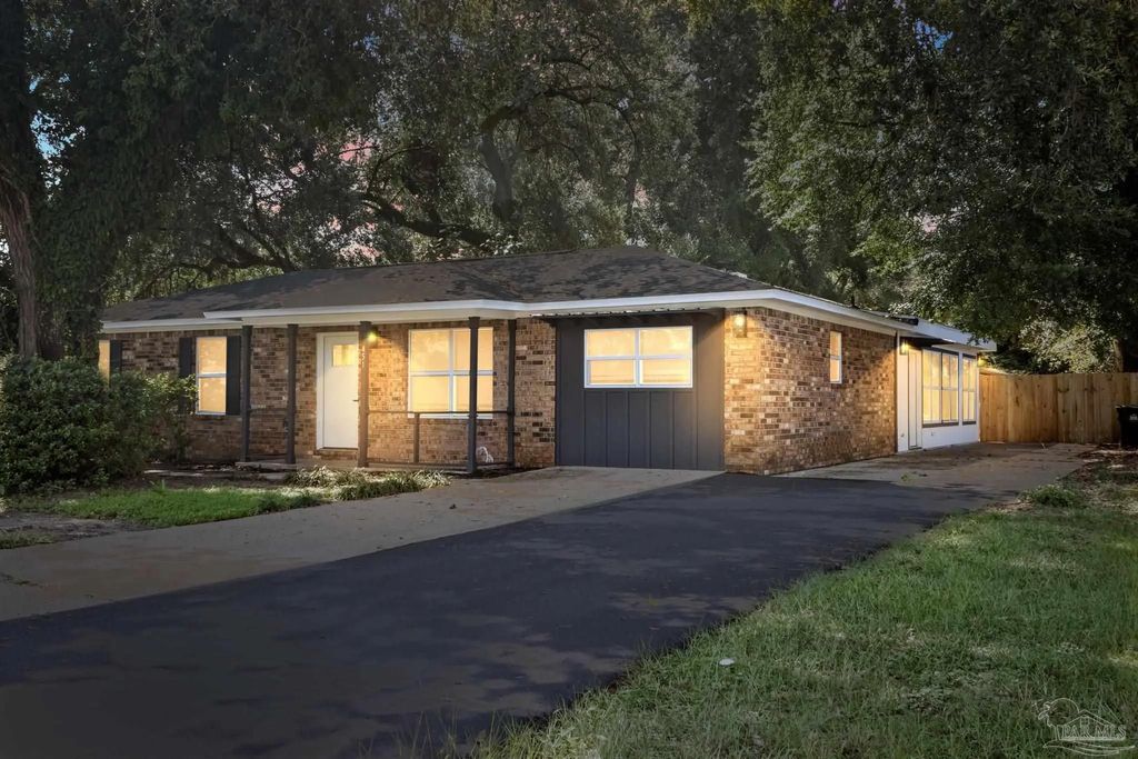 451 E Ten Mile Rd, Pensacola