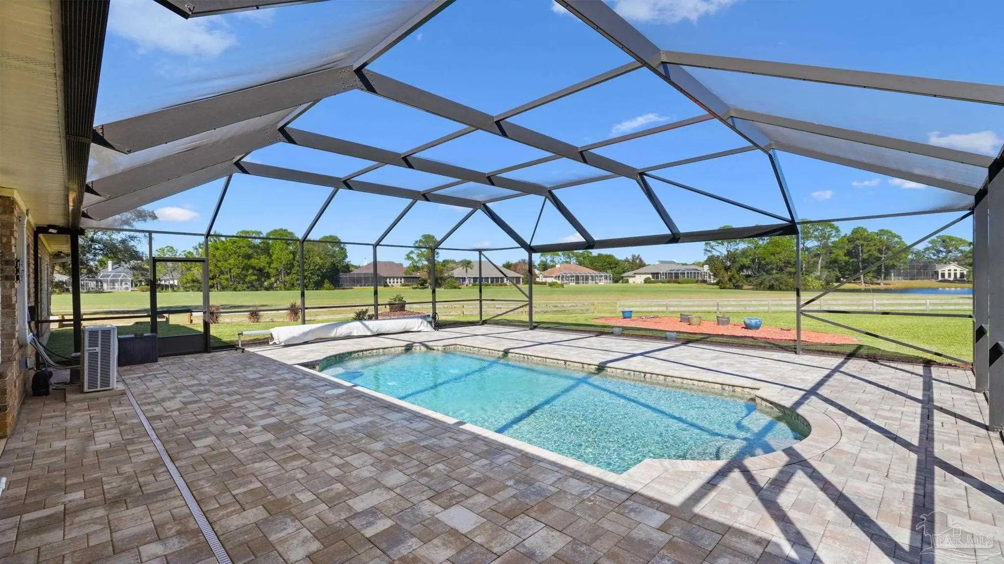 Photo of Listing #671542