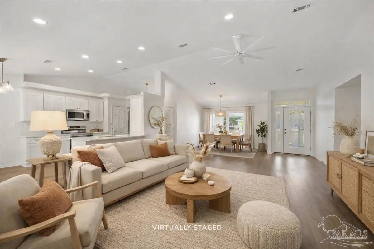 Photo of Listing #675858