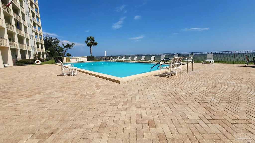 615 Bayshore Dr #902, Pensacola