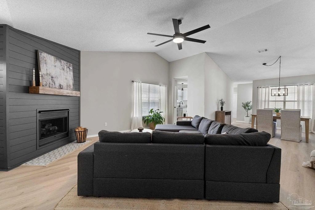 324 Mirabelle Dr, Pensacola