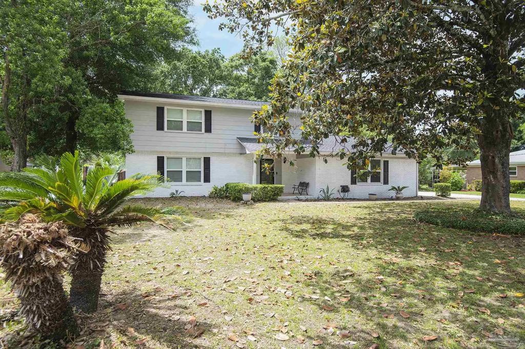 8233 Monticello Dr, Pensacola