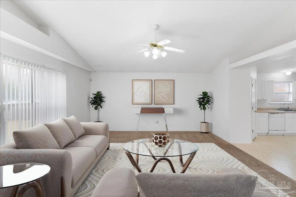 Photo of Listing #678821