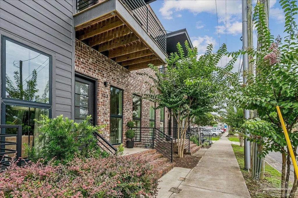 123 E La Rua St, Pensacola