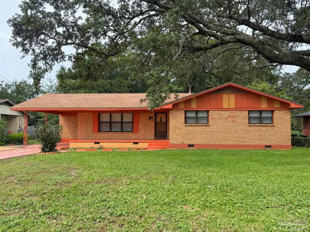 648 Berkley Dr, Pensacola