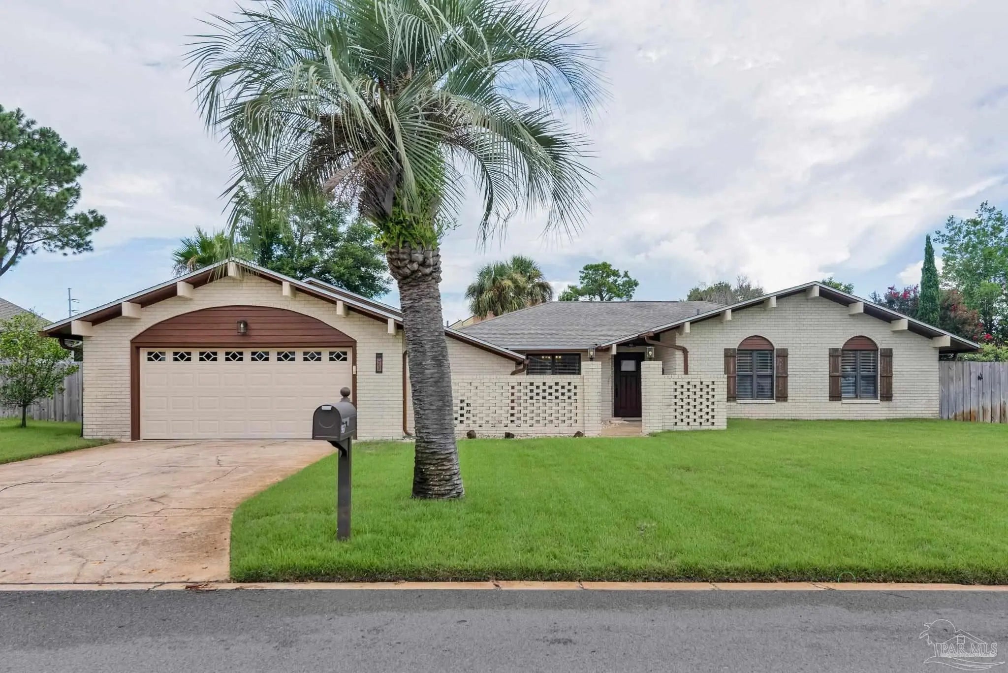 Photo of Listing #671443