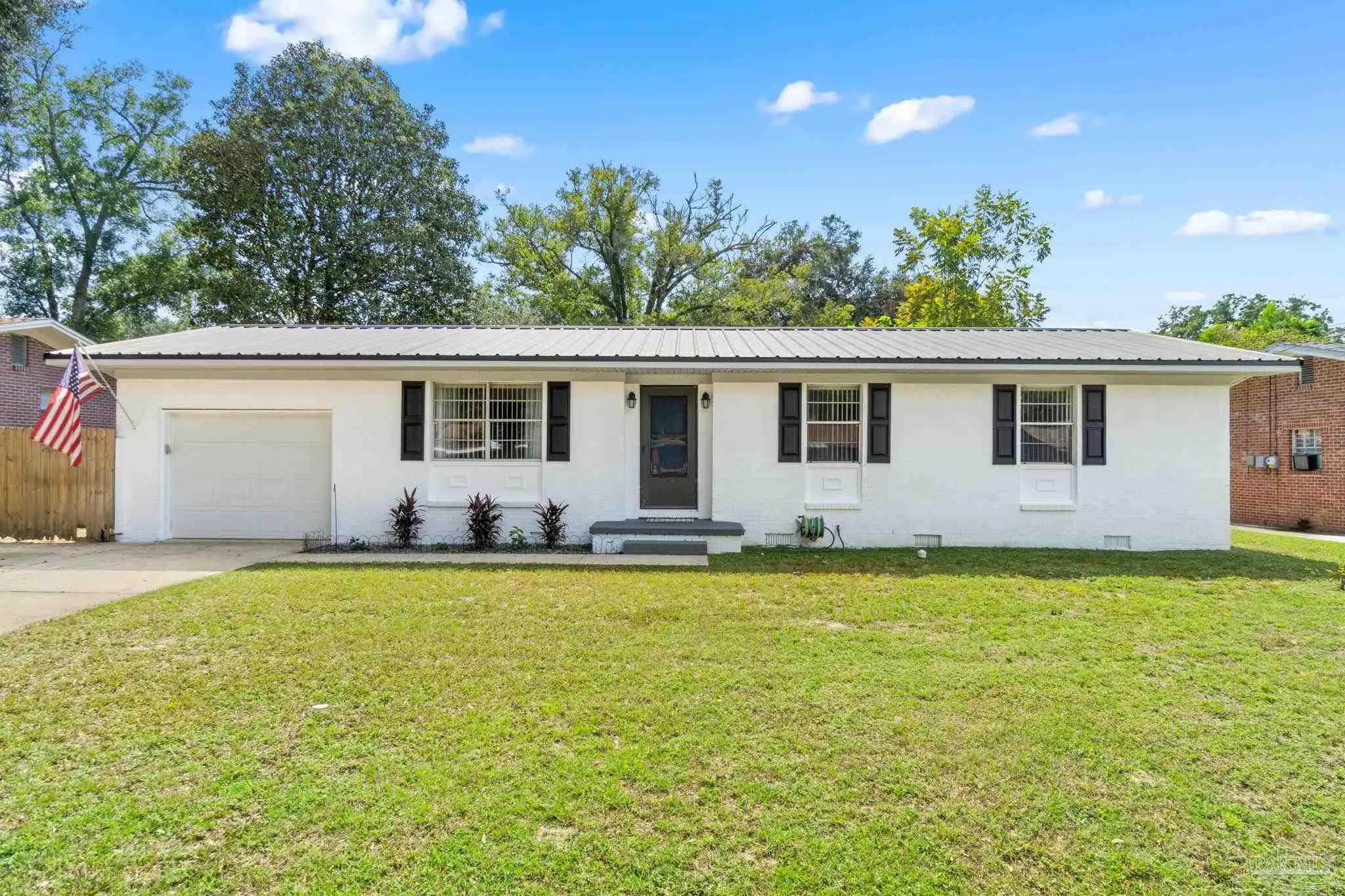 Photo of Listing #672117