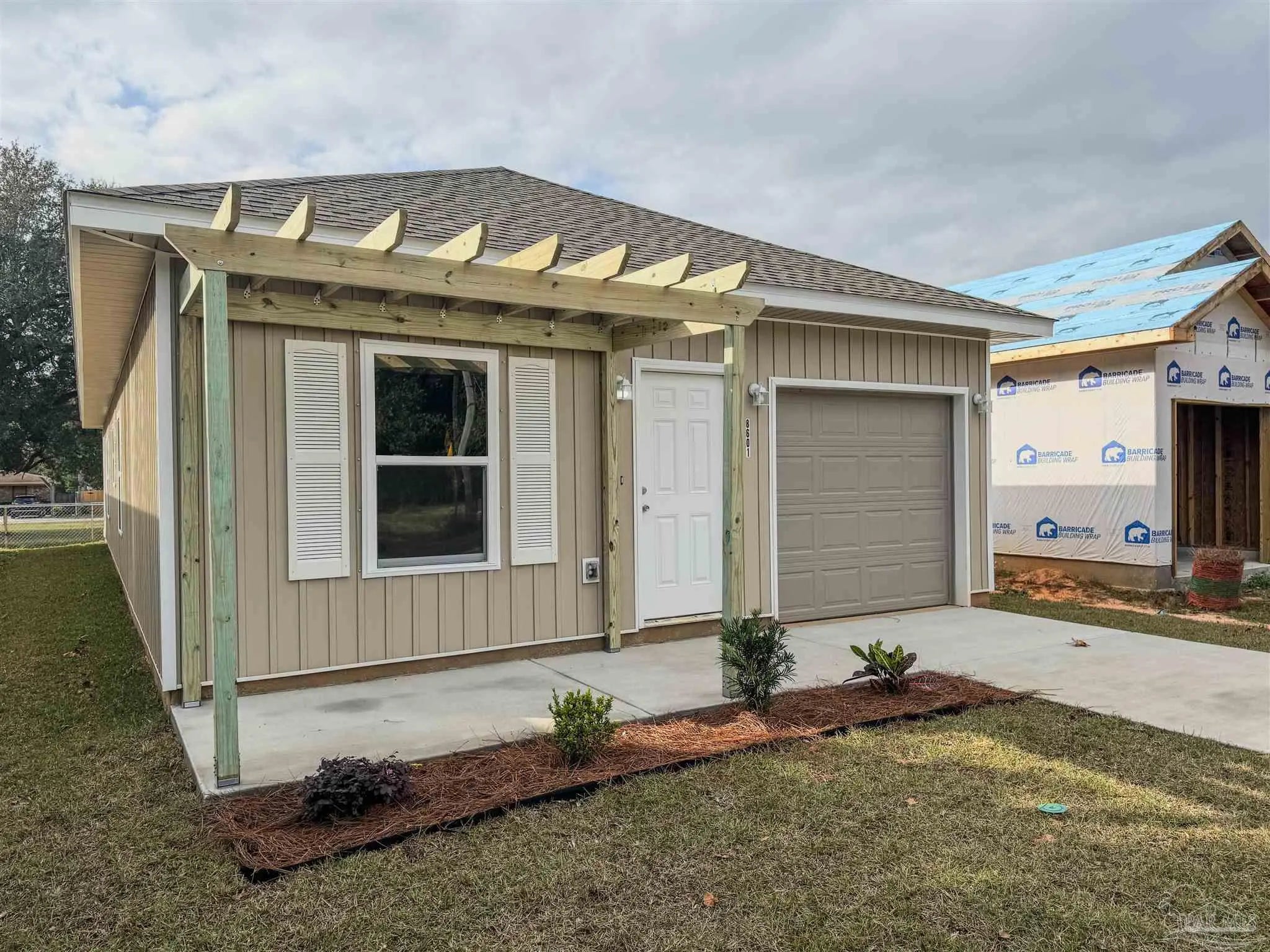 Photo of Listing #665111