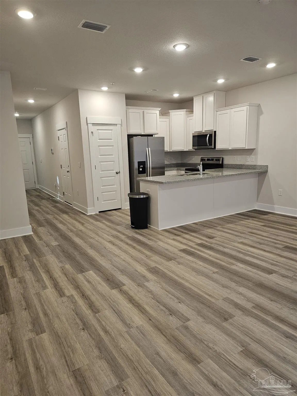 Photo of Listing #672516