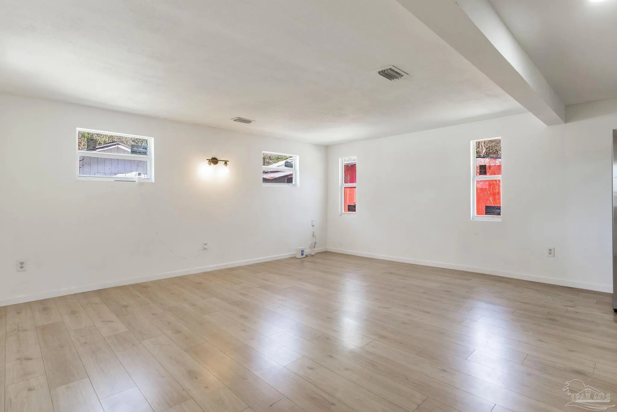 Photo of Listing #668840