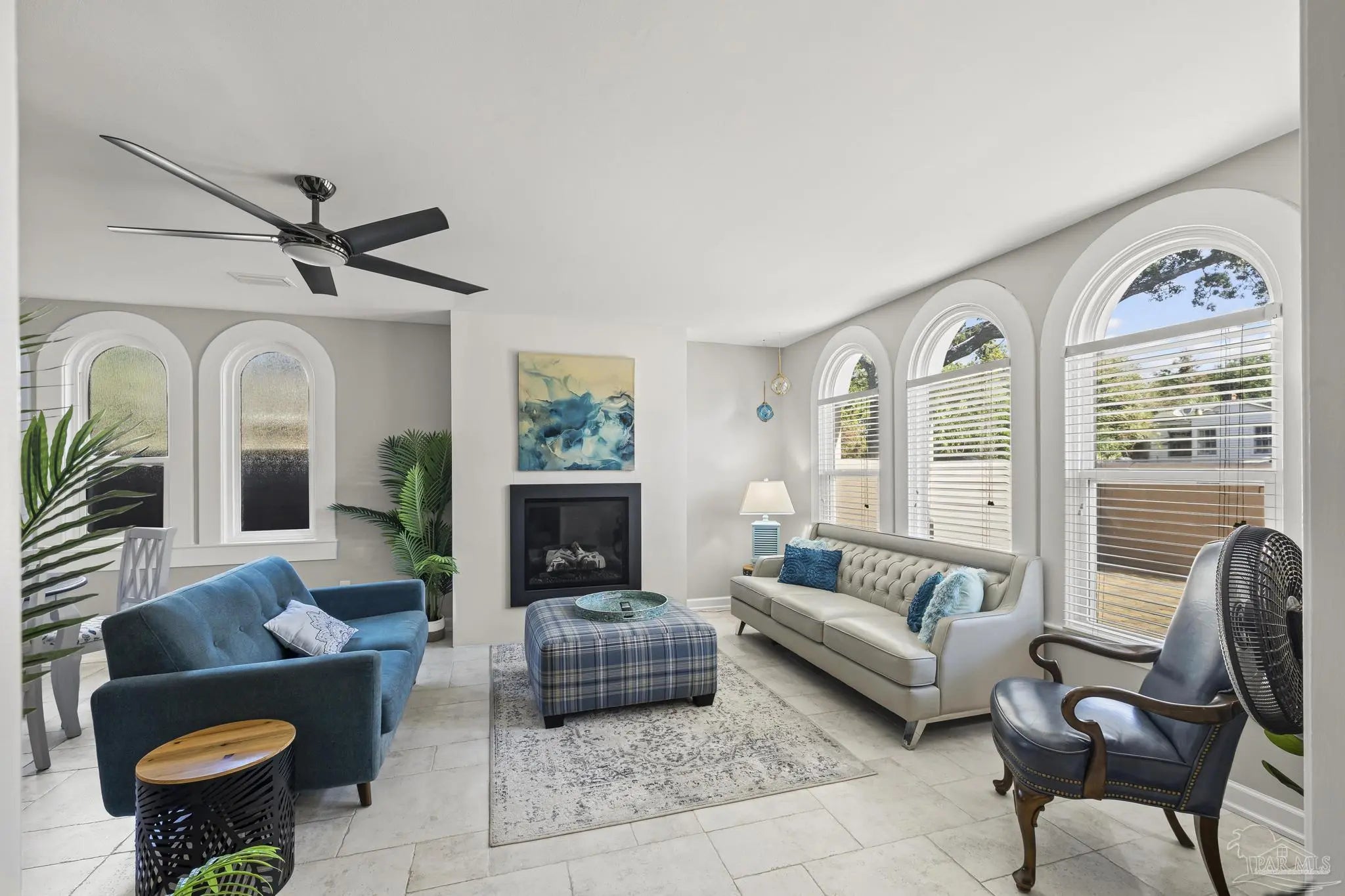 Photo of Listing #672572