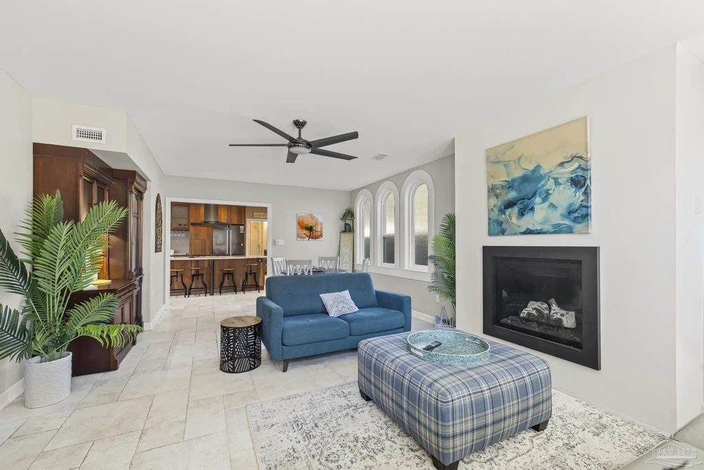129 Country Club Rd, Pensacola