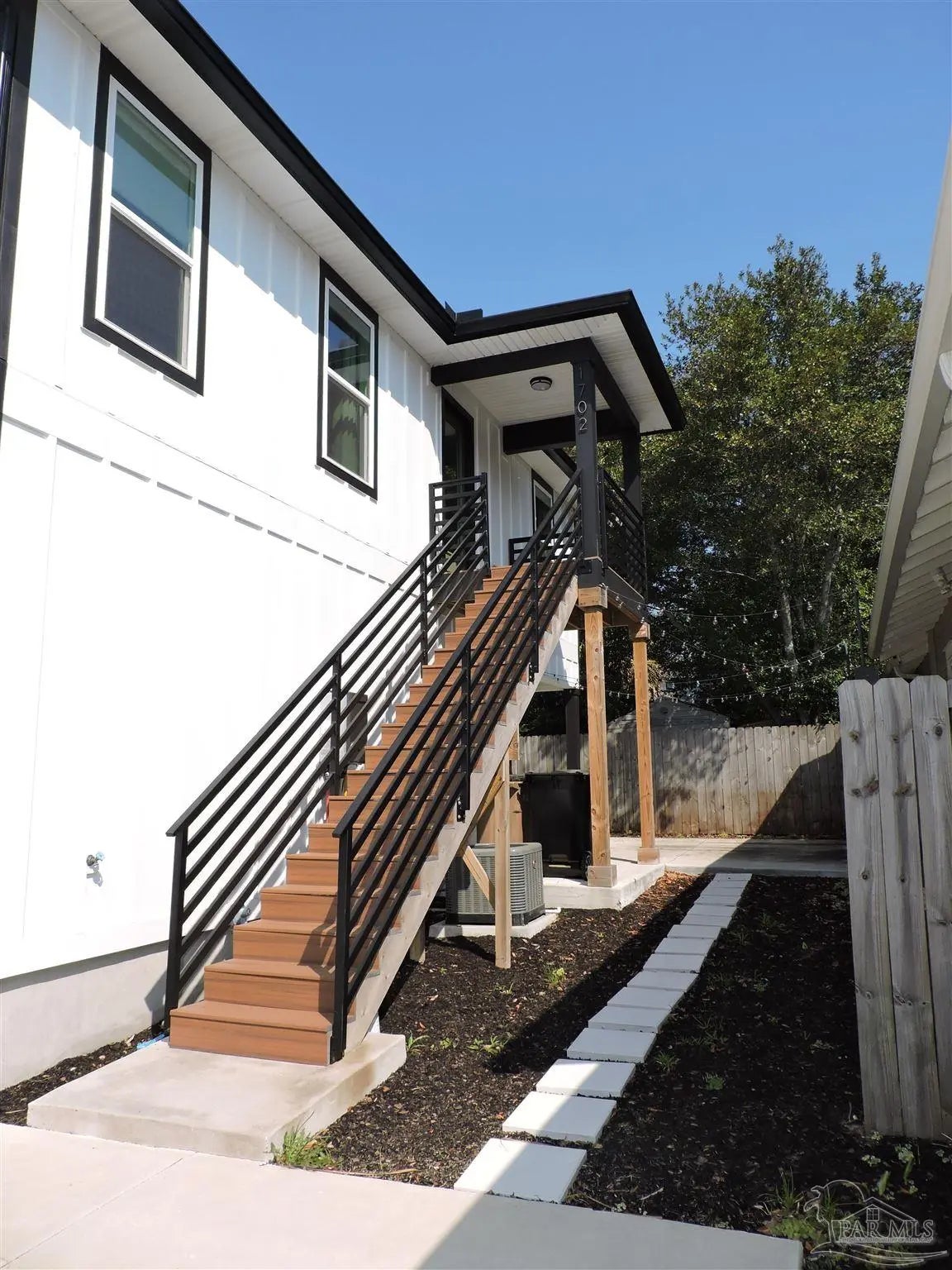 Photo of Listing #680135