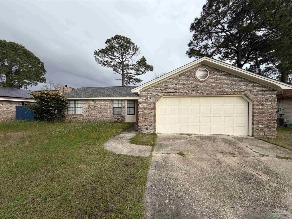 846 Amberway Dr, Pensacola
