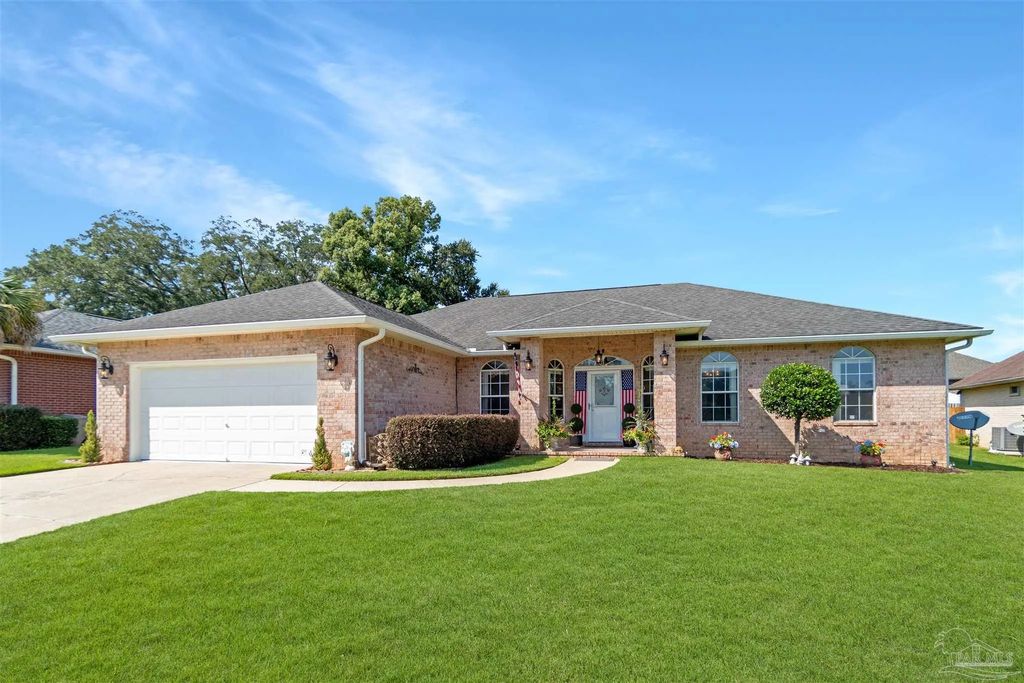 3312 Holt Cir, Pensacola