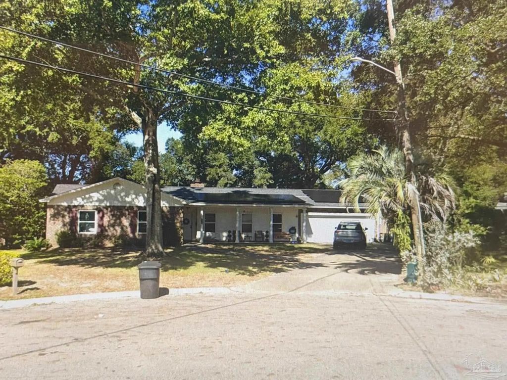 2820 Nagel Dr, Pensacola