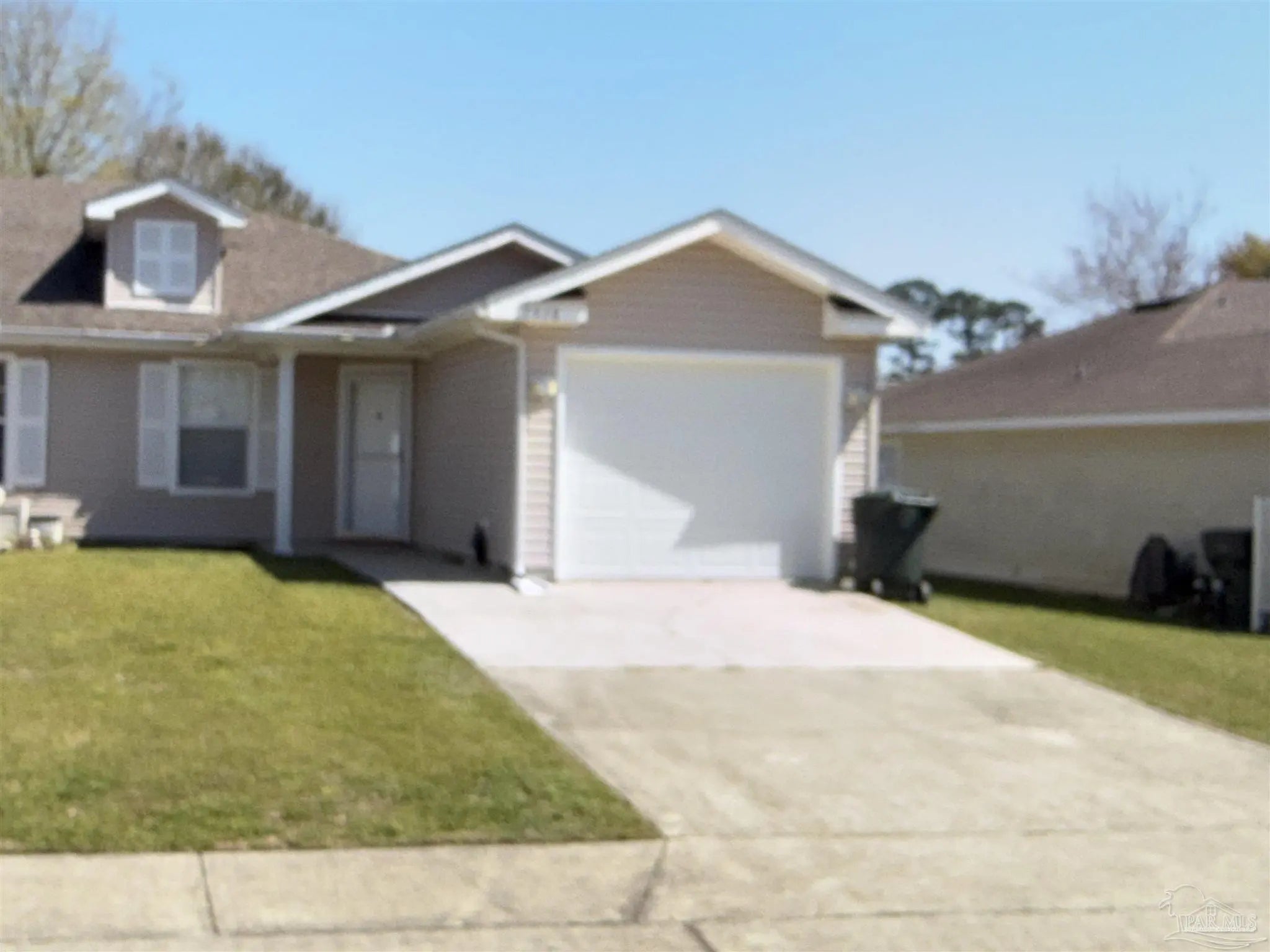 Photo of Listing #679553