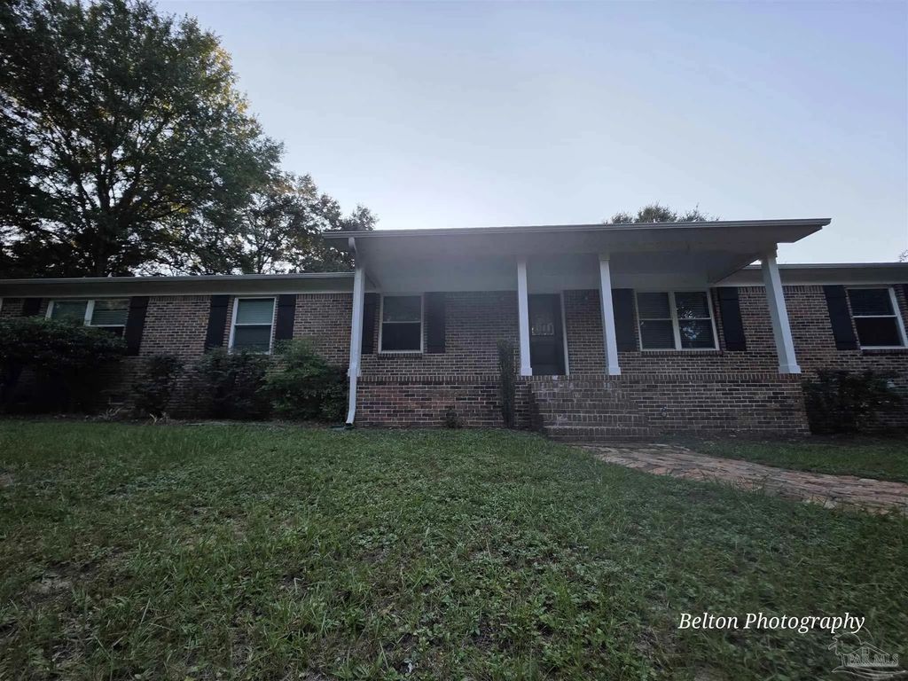 9819 Kawanee Dr, Pensacola