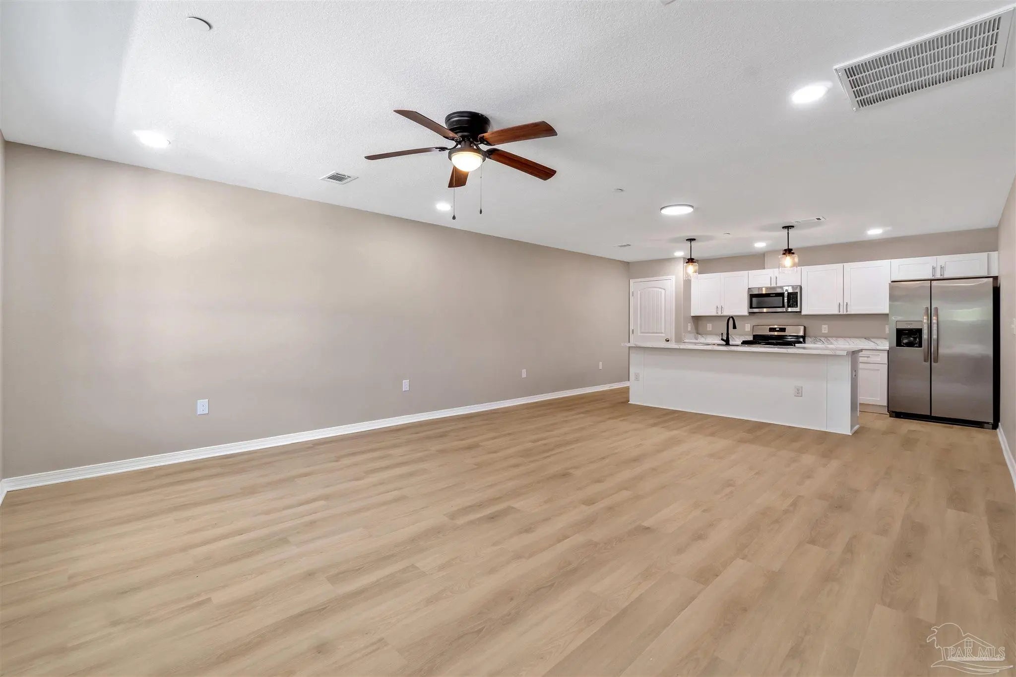 Photo of Listing #668396