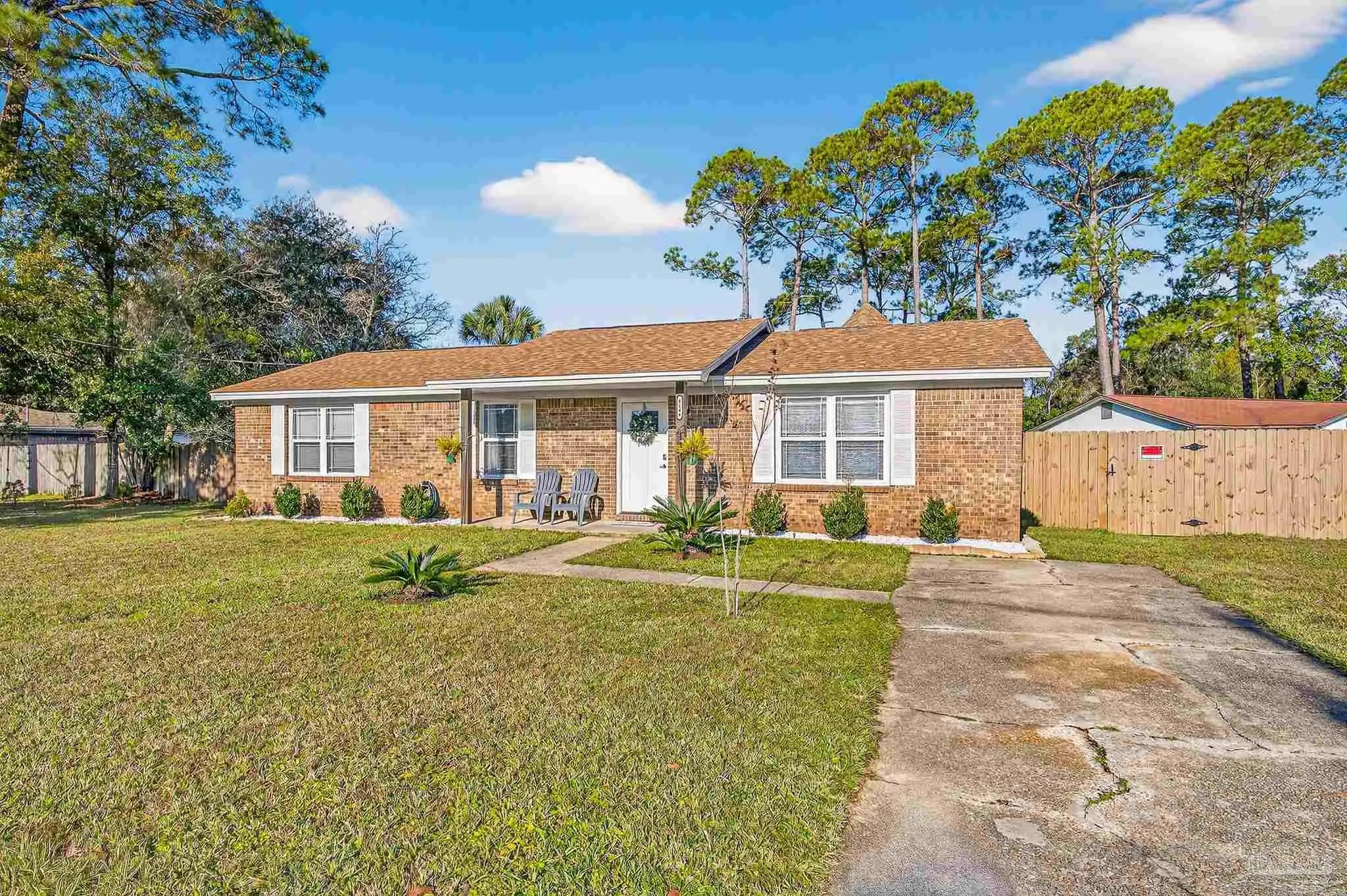 Photo of Listing #674777