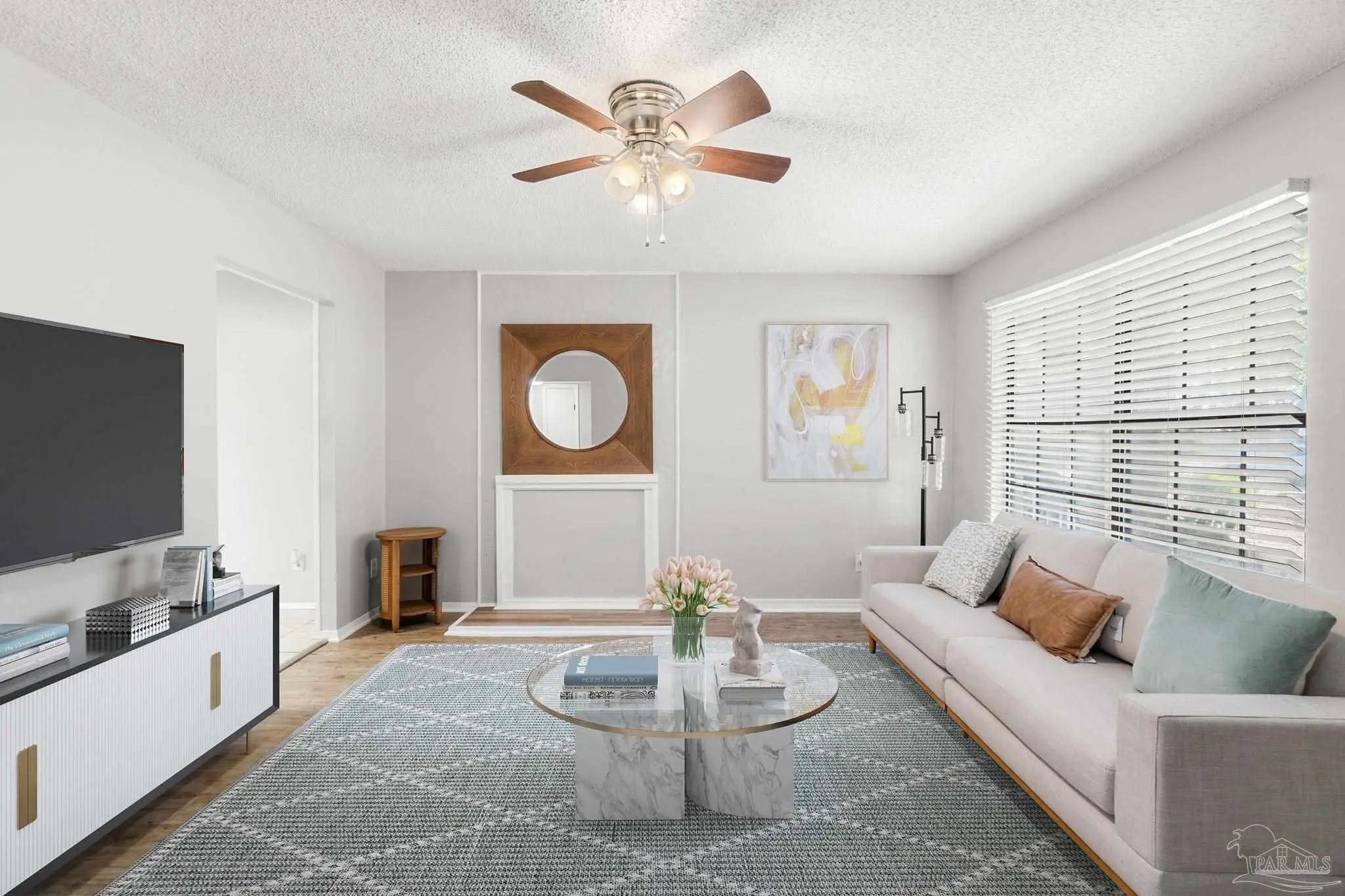 Photo of Listing #677517