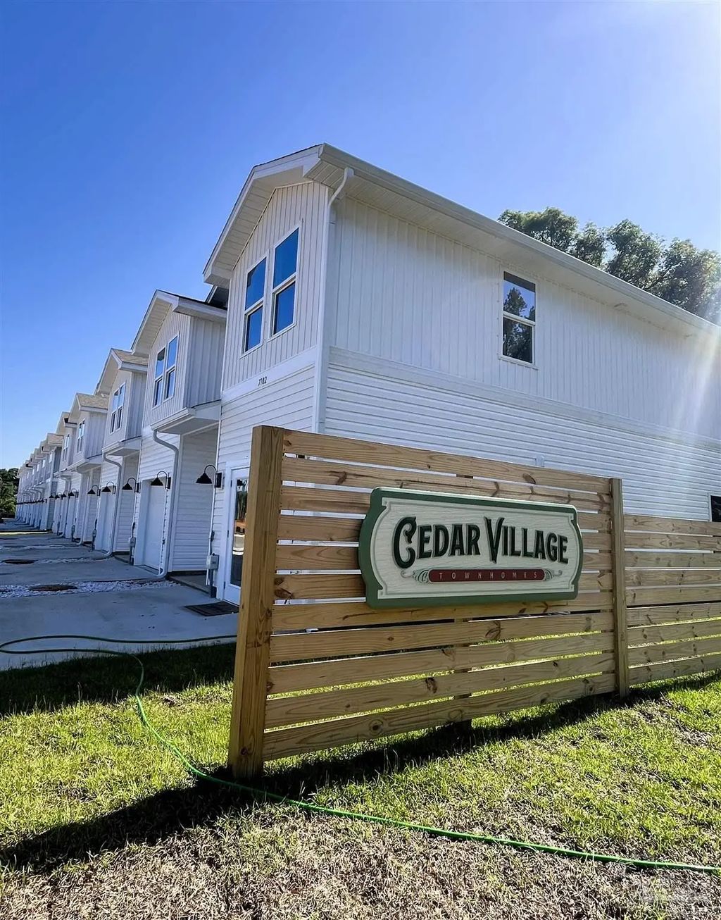 7127 Village Ln, Pensacola