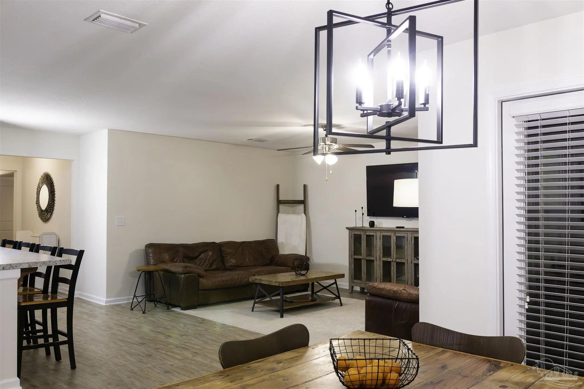 Photo of Listing #678500