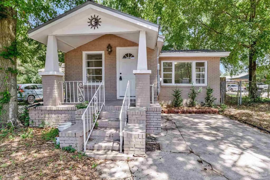 114 E Maxwell St, Pensacola