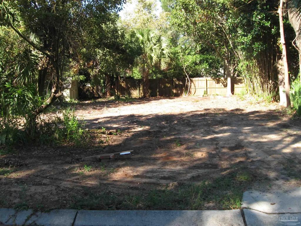 3300 E Lloyd St, Pensacola