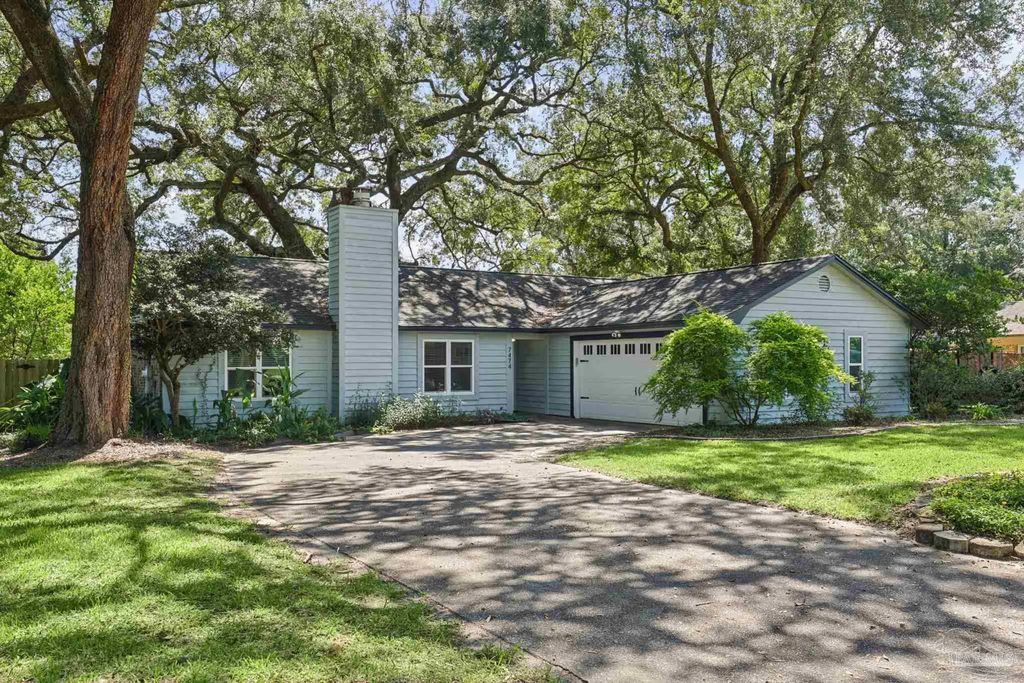 7474 Baywoods Ln, Pensacola