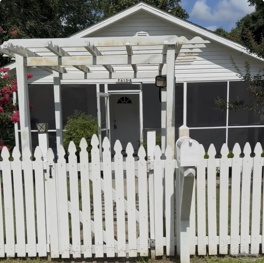 2615 N L St #a, Pensacola