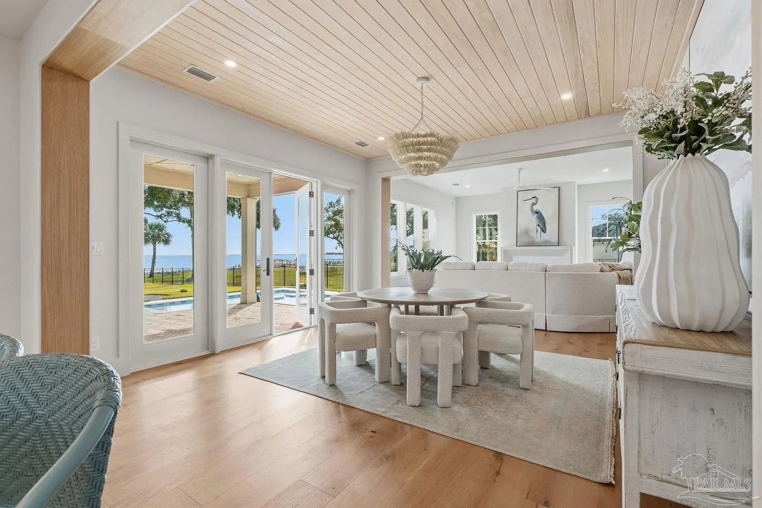 Photo of Listing #676109