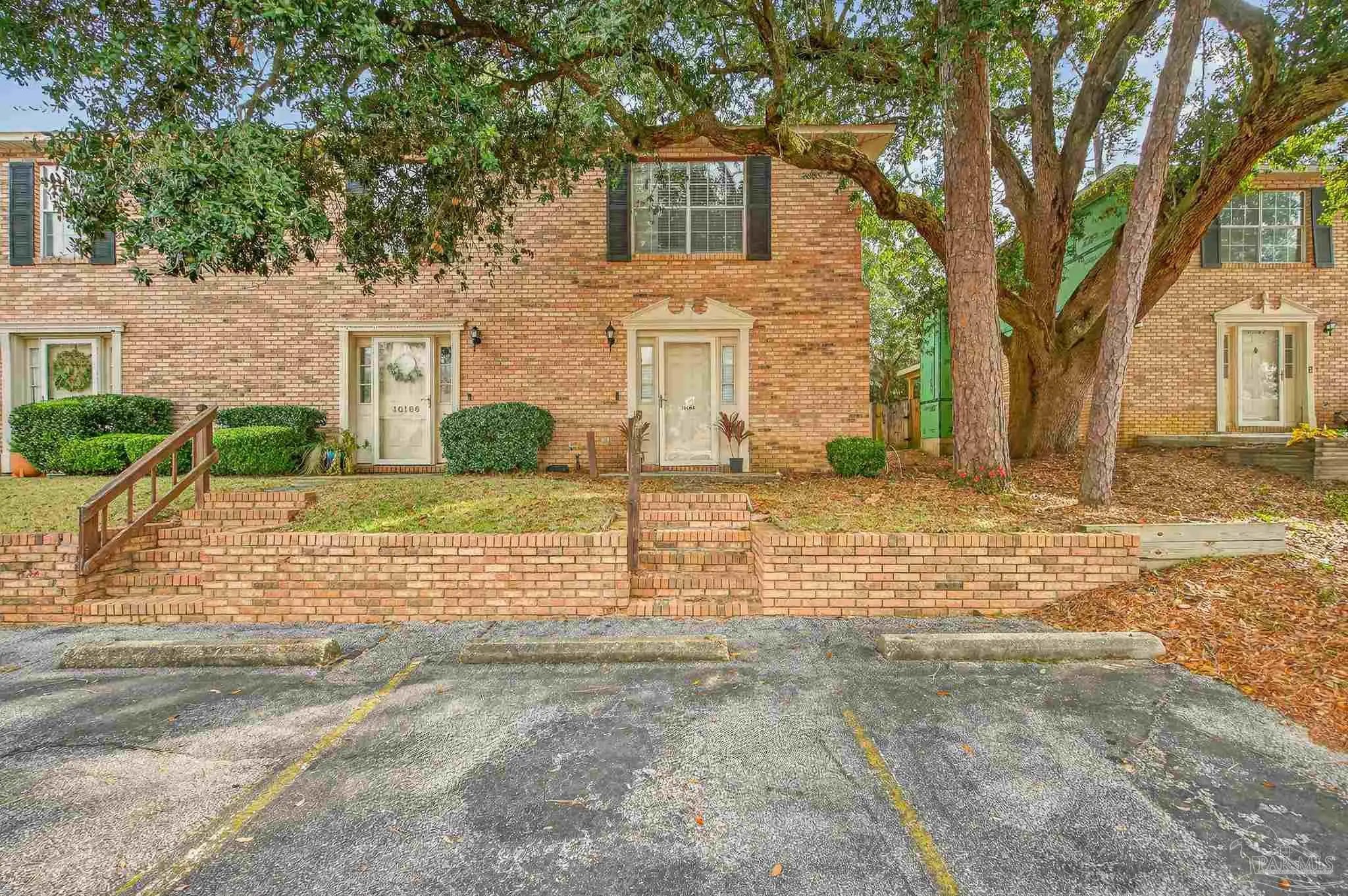 Photo of Listing #676757