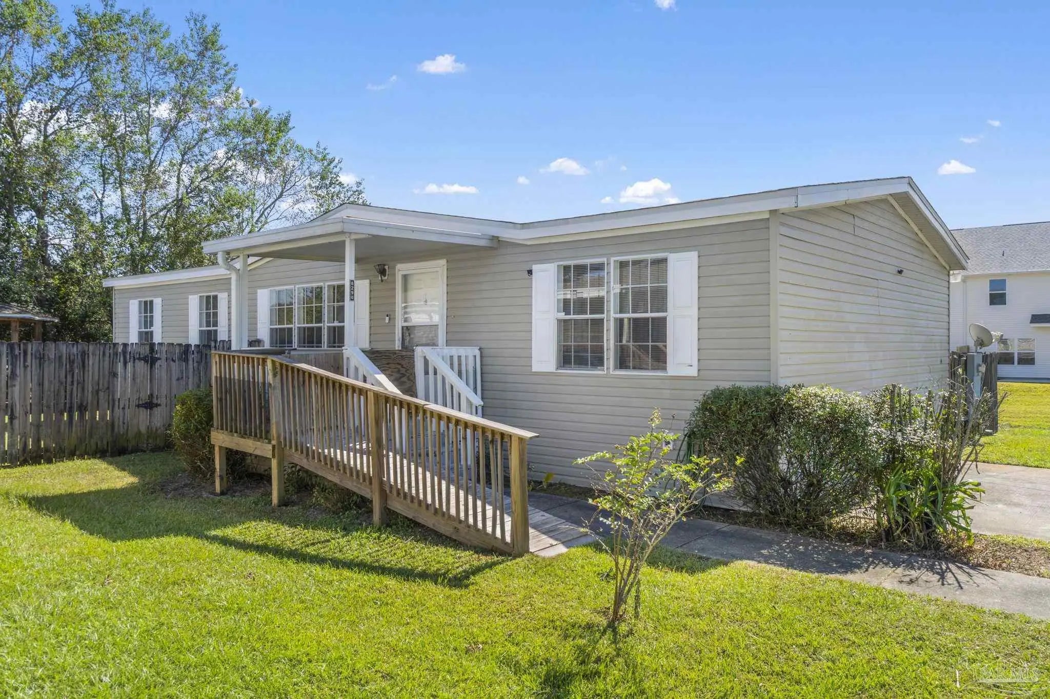 Photo of Listing #672451