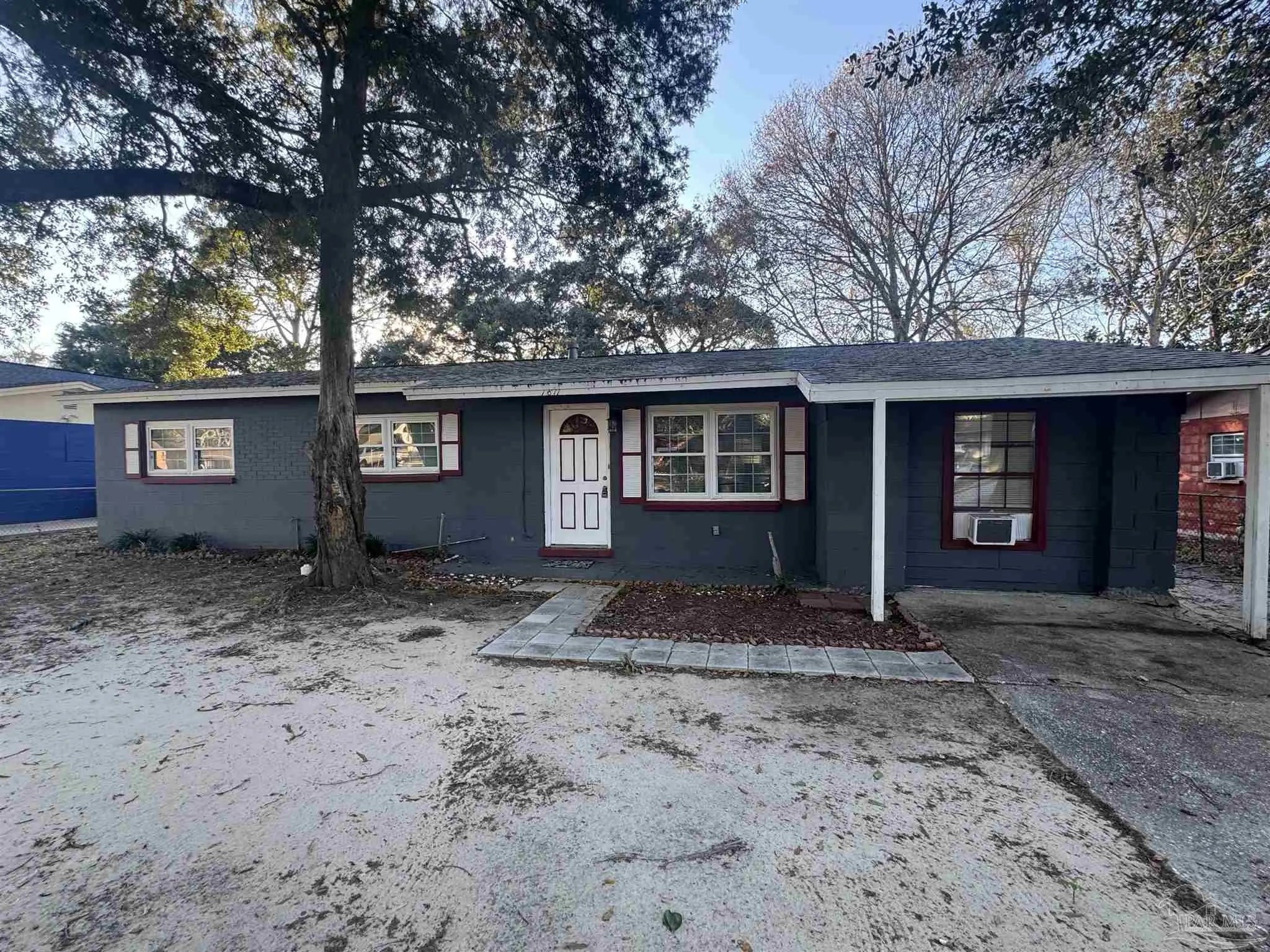 Photo of Listing #677083