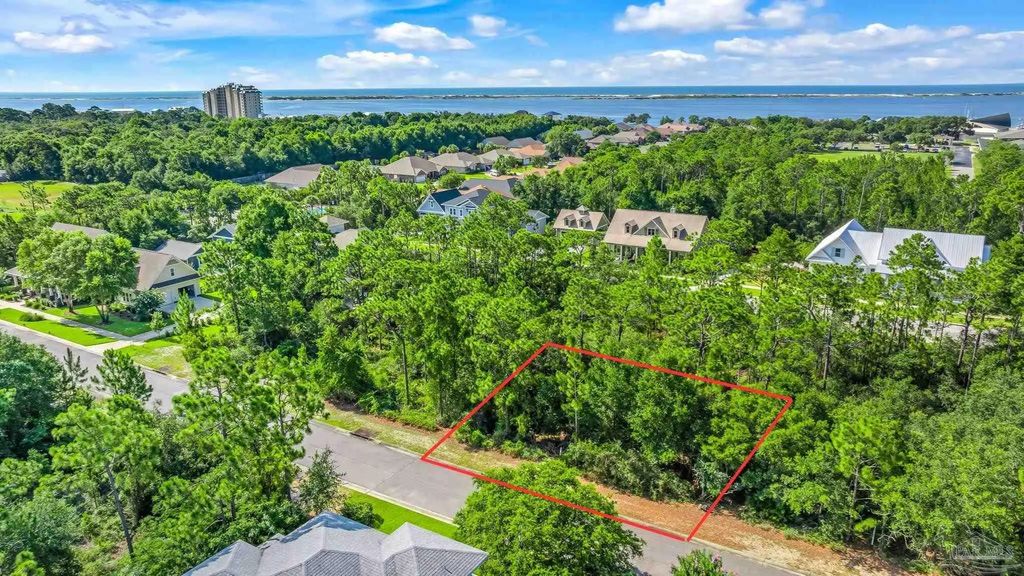 10687 Close Hauled Rd, Pensacola