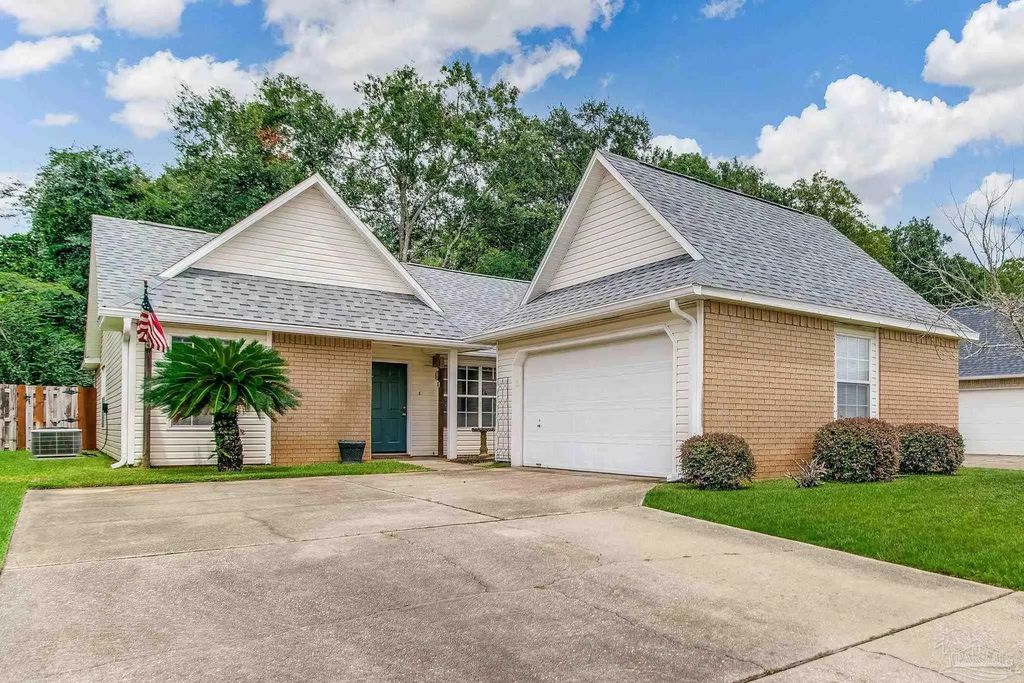 324 Mirabelle Dr, Pensacola