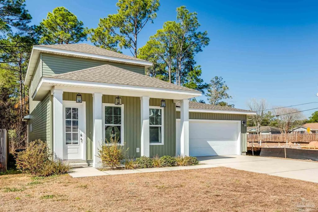 1409 Madelyn Woods Dr, Pensacola