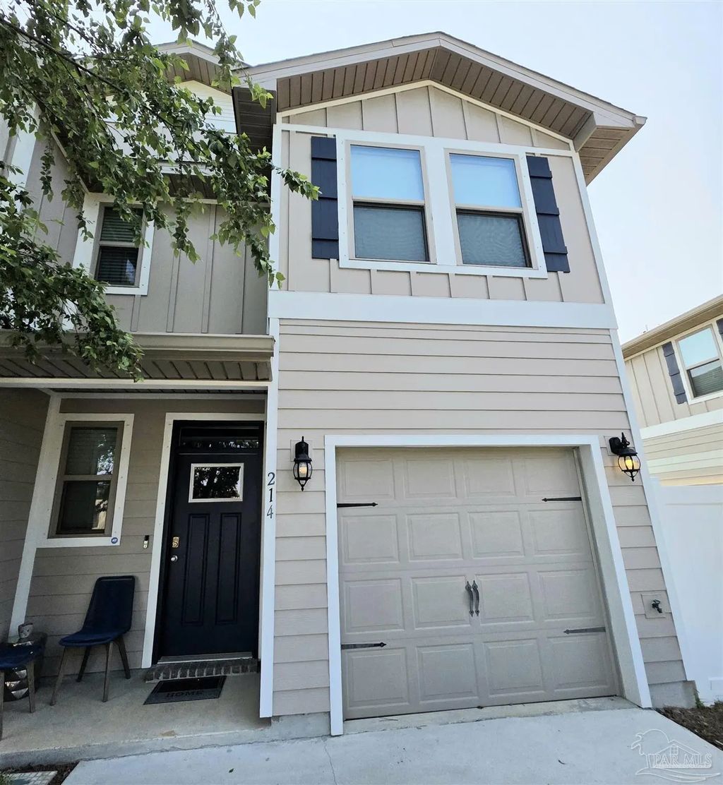 214 S F St, Pensacola