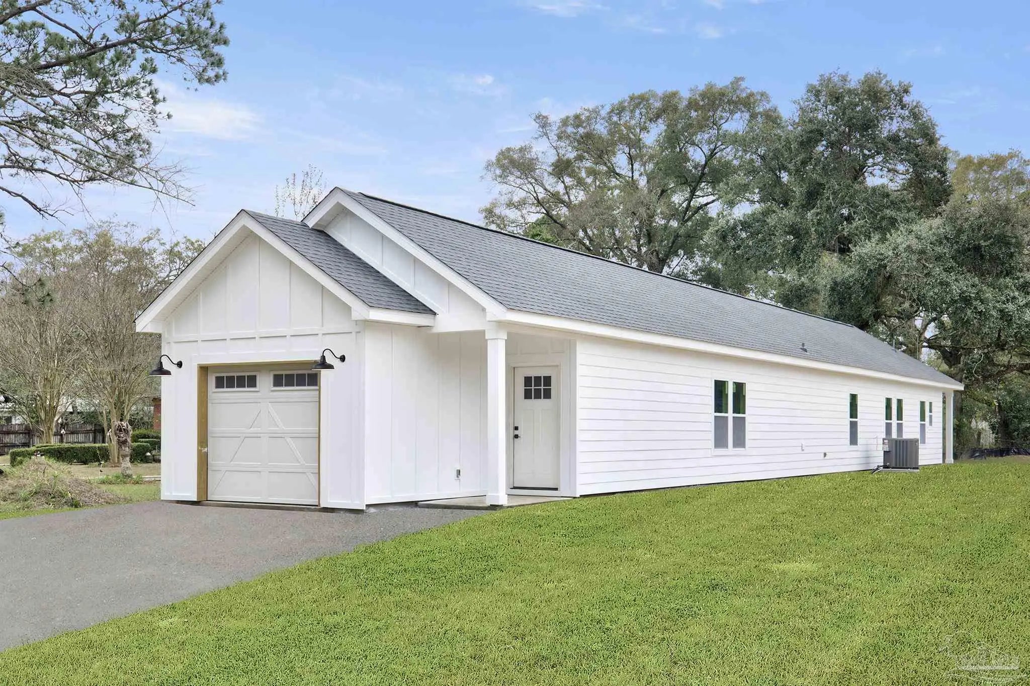 Photo of Listing #672903