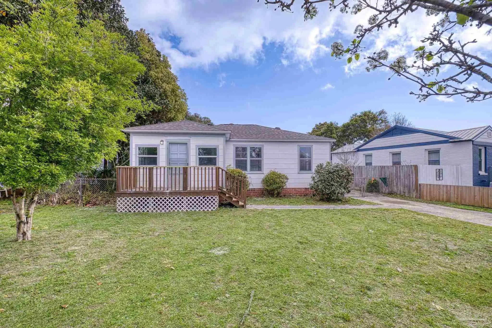 Photo of Listing #680156