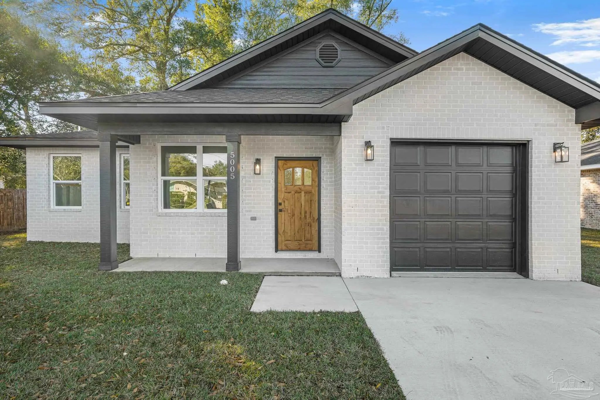 Photo of Listing #676761