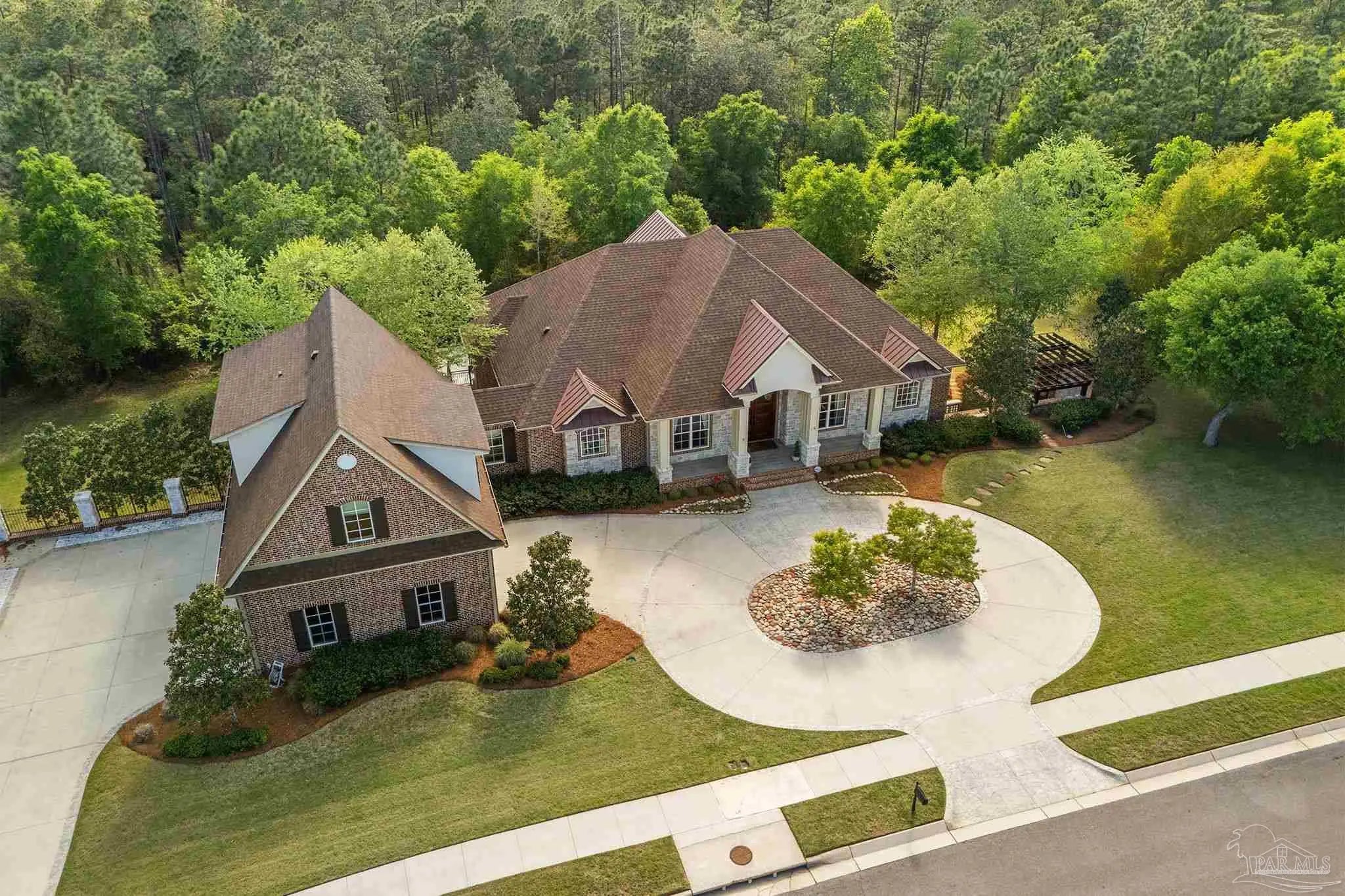 Photo of Listing #677848